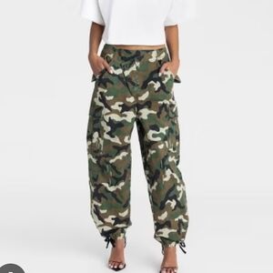 KBB by Kahlana Barfield Brown Camouflage Cargo Joggers Large